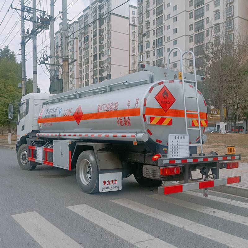 Dongfeng 4*2 15000L oil tank truck