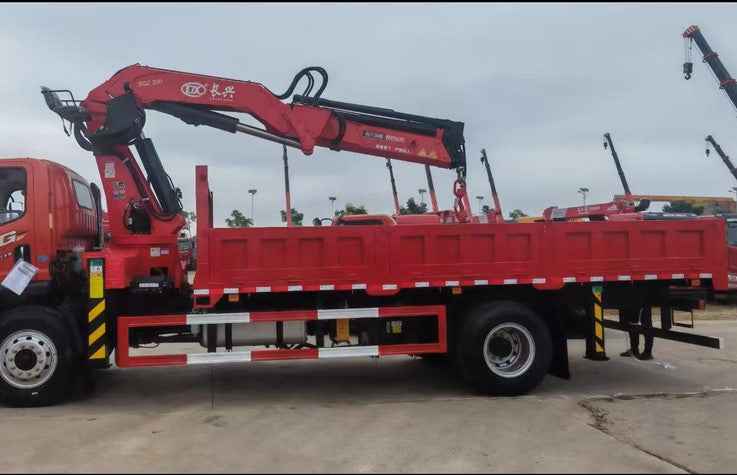Dongfeng 4x2 6.3T Knuckle Boom crane