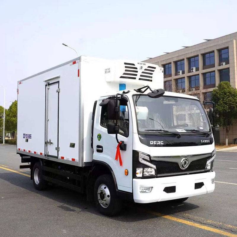 DongFeng 4X2 Refrigerator Truck van length 4m