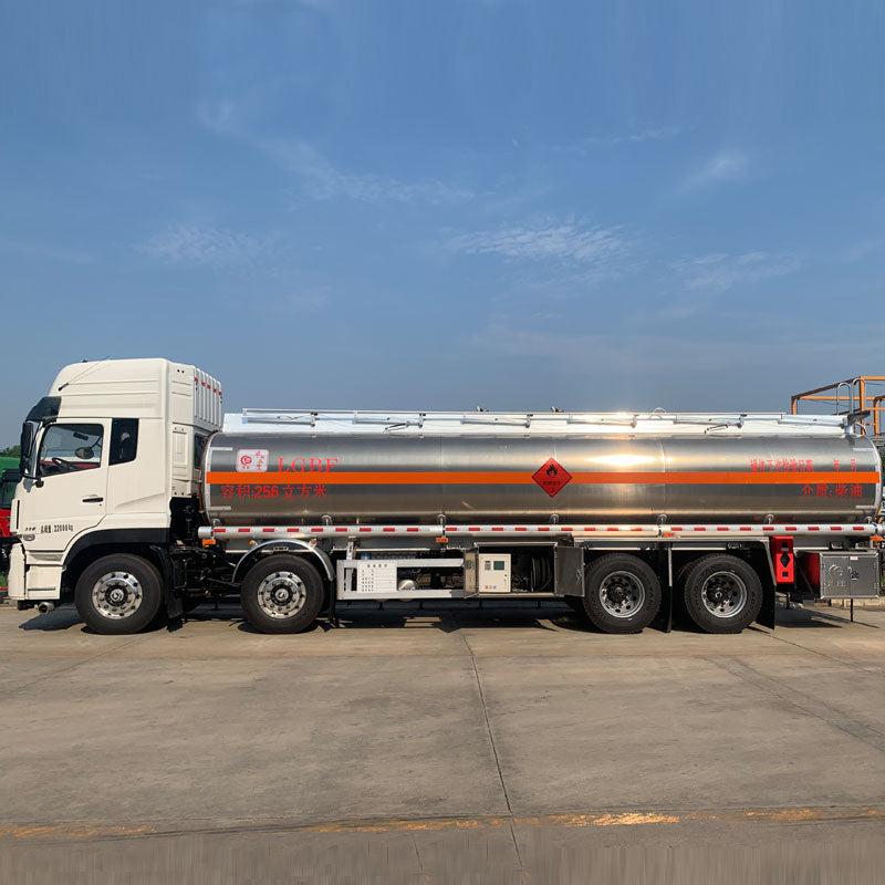 HOWO 8*4 30000L oil tank truck