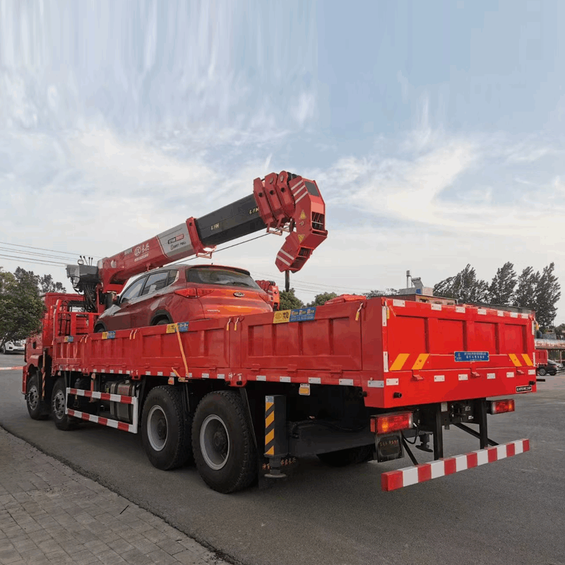 SHACMAN  8x4   Truck-mounted Crane