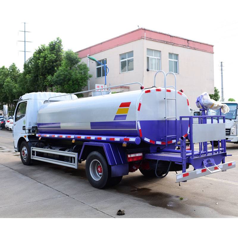 Dongfeng  4x2 9000L sprinkler truck