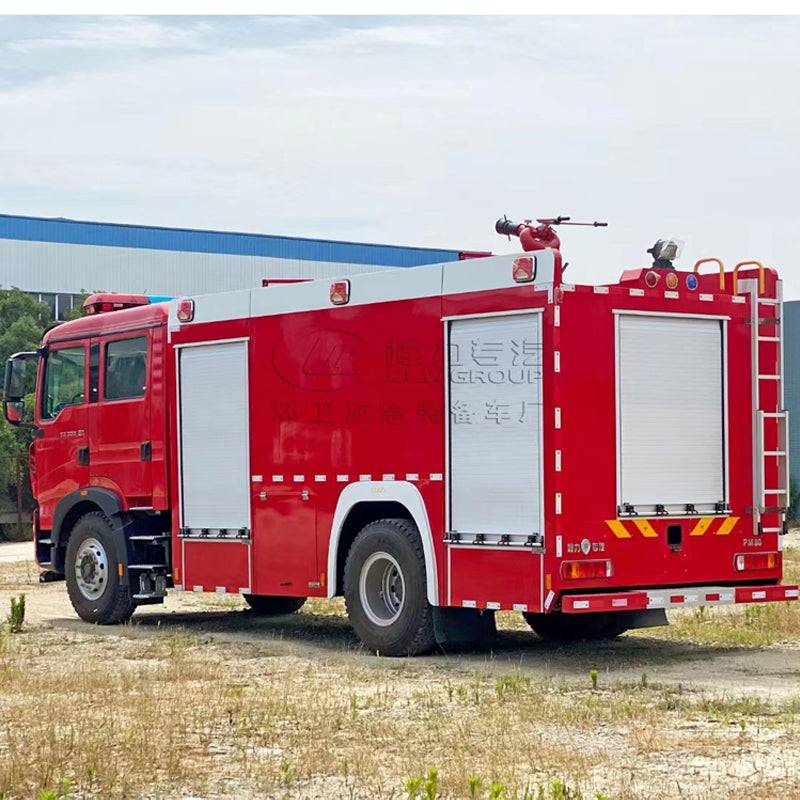 HOWO 4X2  8000L foam fire truck