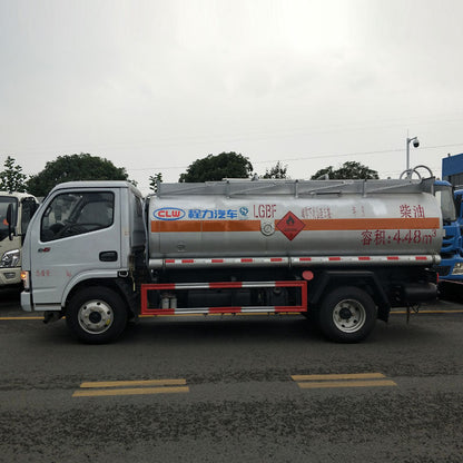 Dongfeng 4*2 4400L oil tank truck