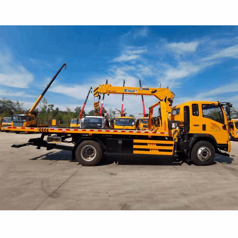 HOWO  4*2 Clearance truck with crane heavy machine