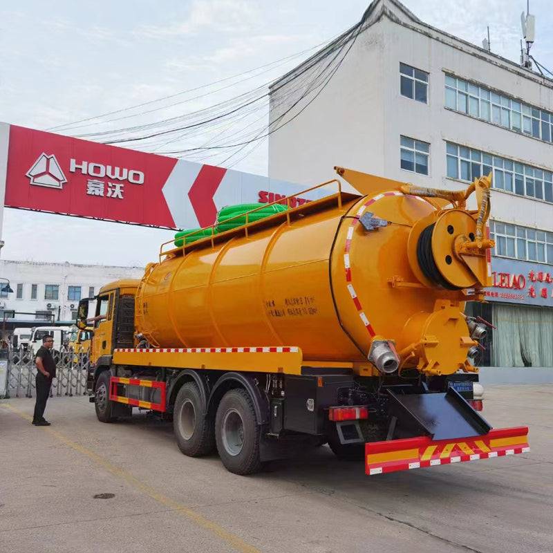 Howo 6x4 sludge transport truck 6 square water tank 15 square waste tank