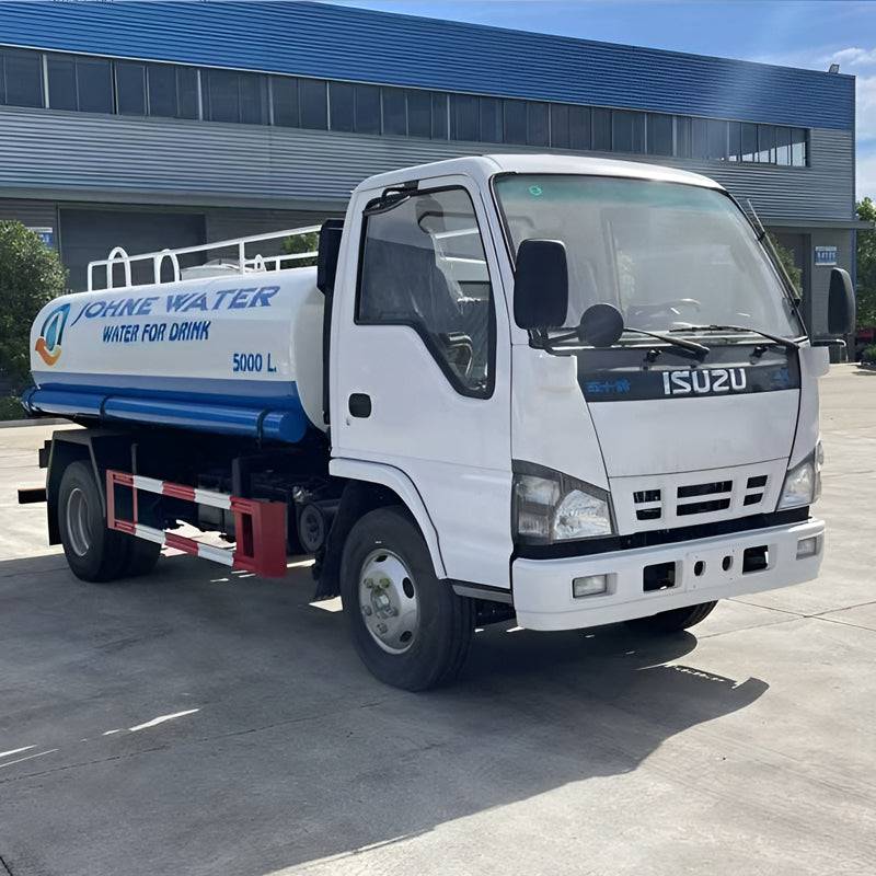 ISUZU 4X2 5000L  sprinkler truck