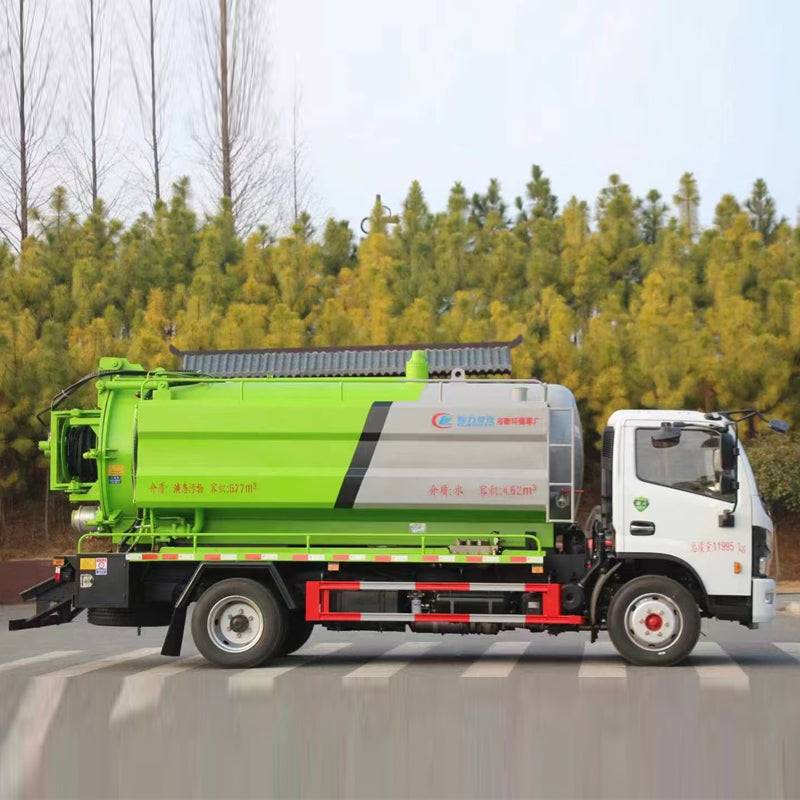 Dongfeng 4x2 sludge transport truck  4 square water tank 7 square waste tank