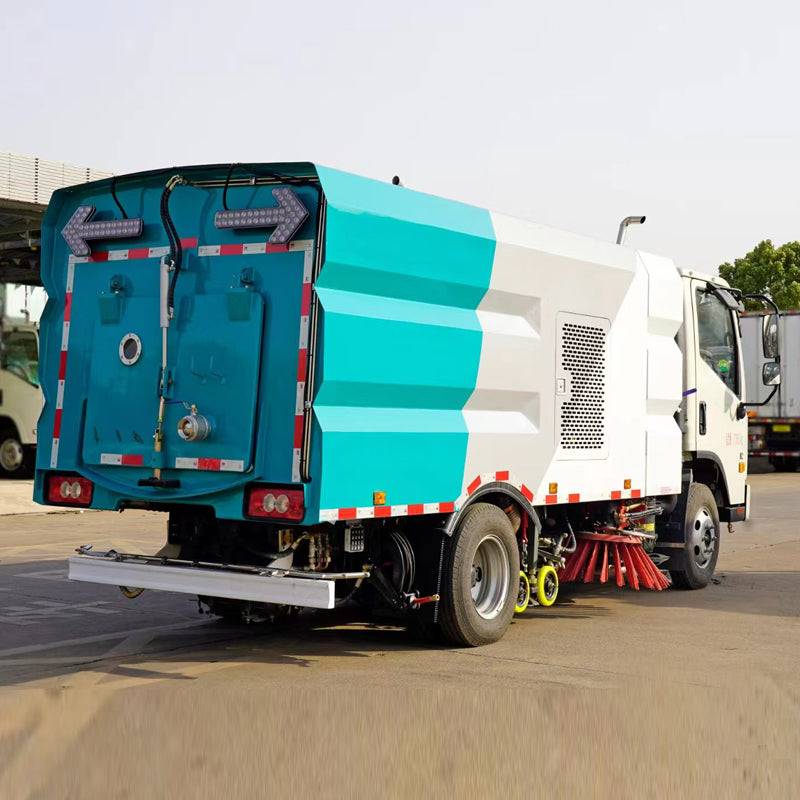 Fukuda 4X2 road cleaning car 3 square water tank 3 square garbage bin