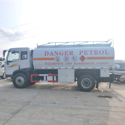 FAW 4*2 8000L oil tank truck