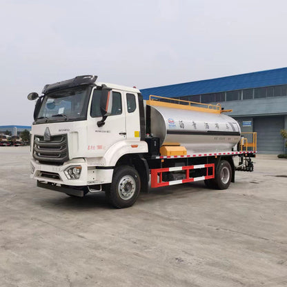 Howo Asphalt Distribution Truck